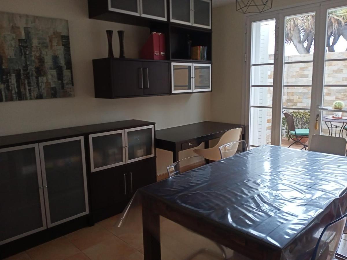 Cheerful 3 Bedroom Town House With Garage Тегесте Экстерьер фото