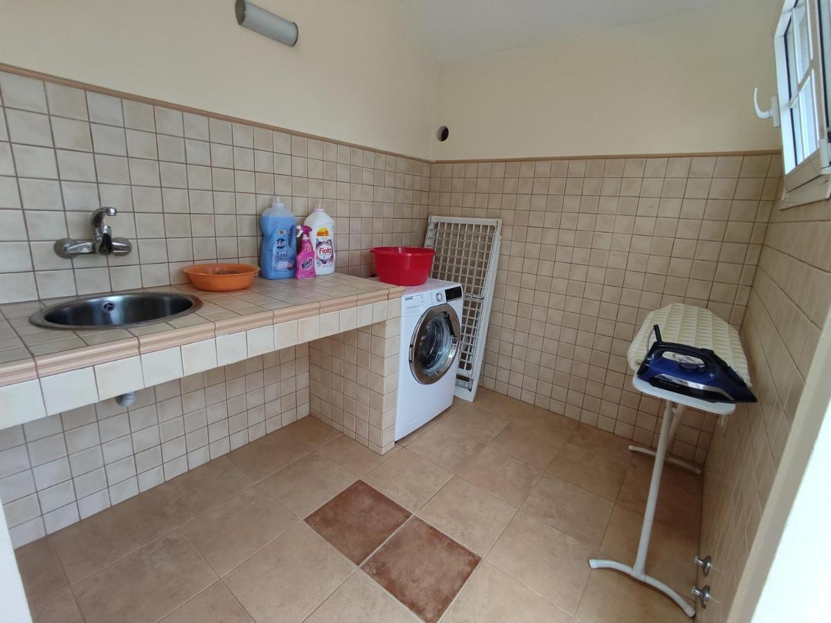 Cheerful 3 Bedroom Town House With Garage Тегесте Экстерьер фото