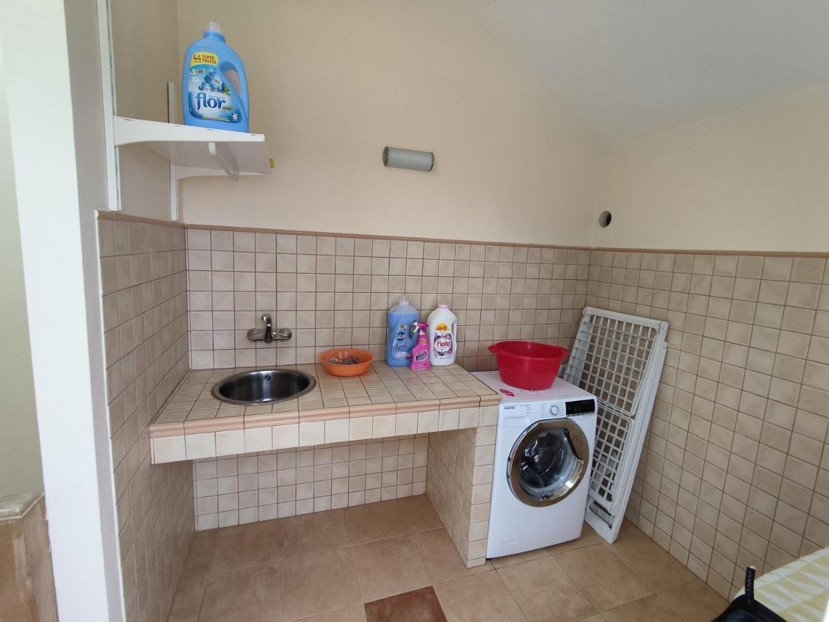 Cheerful 3 Bedroom Town House With Garage Тегесте Экстерьер фото